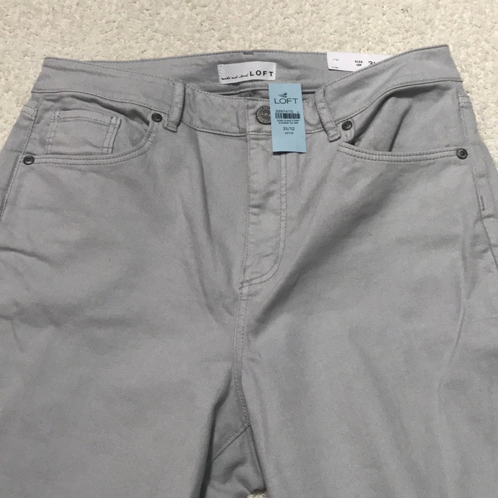 NWT LOFT Gray Curvy high waist skinny crop jeans w/white banding on frayed leg - Picture 7 of 11